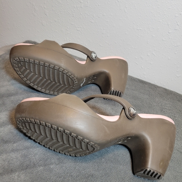 Crocs 9W Cyprus Heeled Sandles - Picture 2 of 3